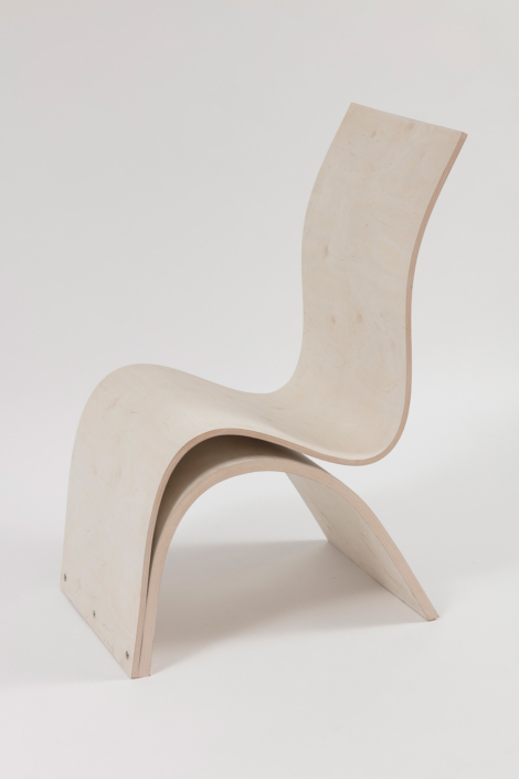 Freischwinger e motion – but unique