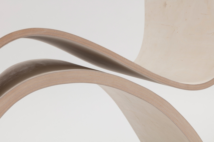 Freischwinger e motion – but unique